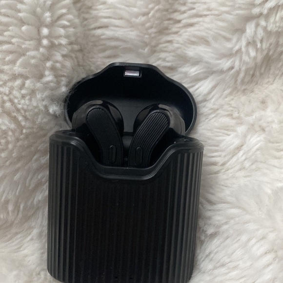 Black Wicked Audio Wireless Earbuds - Picture 4 of 6